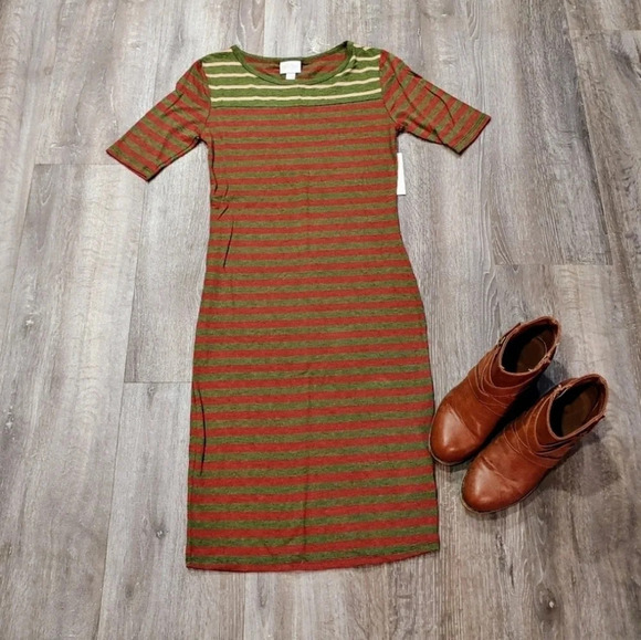 *NWT* LulaRoe Striped Julia Dress - Picture 1 of 7